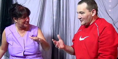 Schlangenlady fickt ihren Nachbar