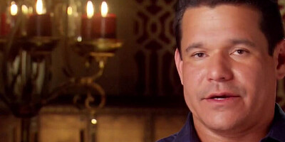 An episode of a swinging couple that had sex in a bath tube