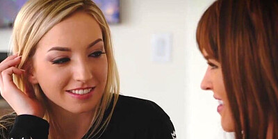 MILF babe seduces her amazing lesbian stepdaughter