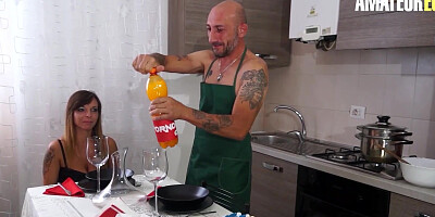 Inked stud eats MILF's pussy and puts on a condom to fuck her