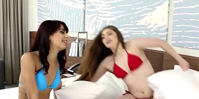 Daughter Swap - Sweet Besties Gor Bored And Horny Start Licking Each Others Cunts