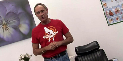 Horny brunette MILF warms up with a magic wand before riding cock