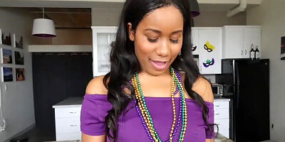 Juicy girl Jenna Foxx shakes big ass while riding a cock