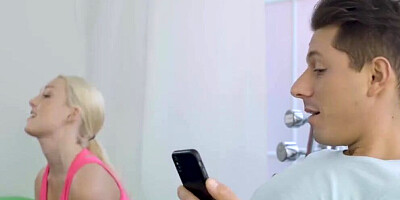 Fitness Rooms Fanboy Fucks Pornstar and Blonde Girlfriend in Gym Threesome