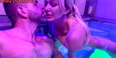 Fucking A Super Hot MILF Big Boobs and Big Ass Amber Jayne