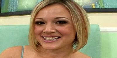 Blond milf bitch like foot sex and lick his cum from her ow