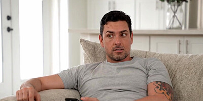 Let me clean all the Cum out of that boner of yours Liz Jordan seduces Stepdad - S3:E11