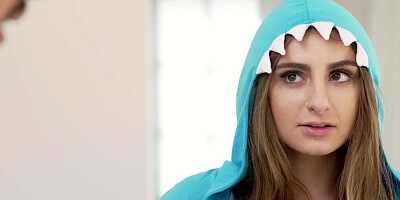 Are you drowning in pussy? Ginger Gray asks Penelope Kay -S26:E3