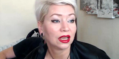 Russian mature gets fucked by her husband in front of the cam