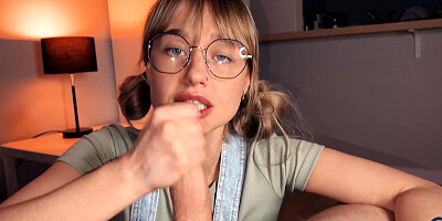 Incredible blowjob, handjob and cockplay from younger stepsister