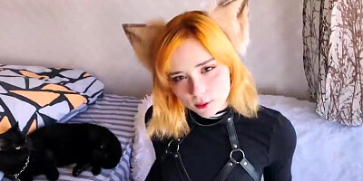 Amateur redhead is showing off her delicious ass and blowjob skills on the camera