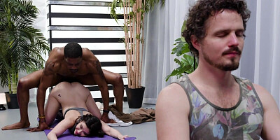 Jane Wilde is being nailed by Isiah Maxwell on yoga class