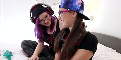 Lezzie BFF - Lesbian Step-Sisters first Time Sexperience