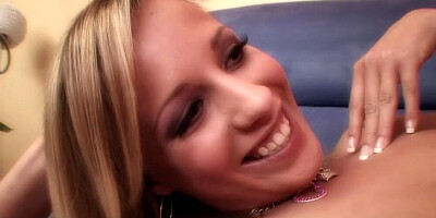 Shaye Bennet and her girlfriend are licking each other's wet puss