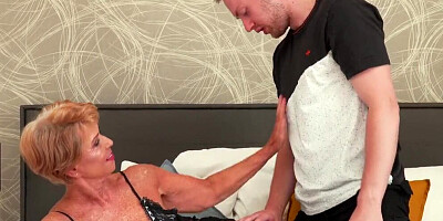 Romana: 71-year-old fucks 31-year-old