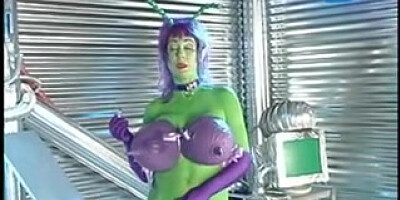 Summer cummings green alien lesbians
