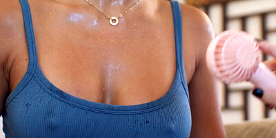 Horny Babes Use Ice Cubes During Hot Sex