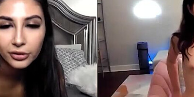 Two webcam hussies are rubbing their twats for one another during a lockdown