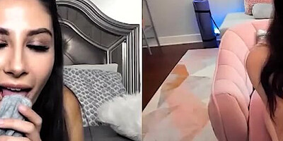 Two webcam hussies are rubbing their twats for one another during a lockdown
