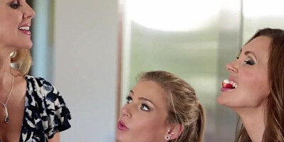 Sydney Cole and two other hot chicks are having a 3some