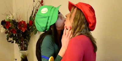 cosplay babes yuffie yulan and tina kay are the super.mario lesbian sisters