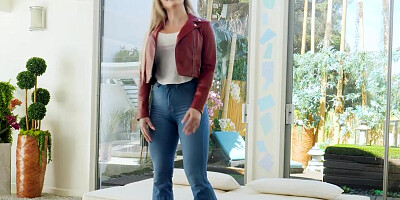 Tattooed blonde girl Christina is having a nice porn casting