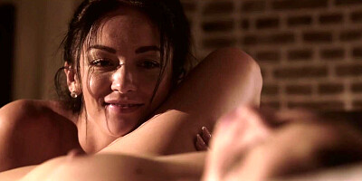 Watch these gorgeous girlfriends eat pussy in the bath and bed