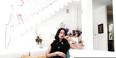 Girls kissing sex with easy-on-the-eyes Eliza Ibarra and Kenzie Anne from Girls Way