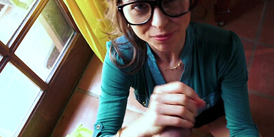 Nerdy-looking babe turns into a naughty little sex demon in the bedroom
