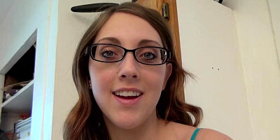 Nickey Huntsman is rubbing her cunt in front of the cam