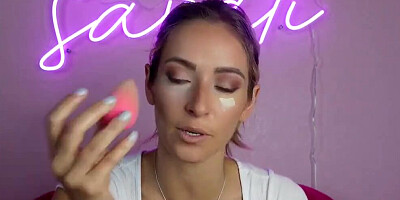 Camgirl was more than willing to show you her make-up routine