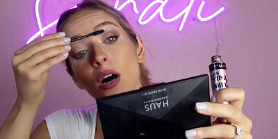 Camgirl was more than willing to show you her make-up routine