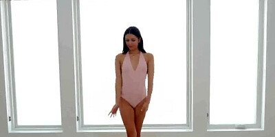 Beautiful brunette gets her juicy twat licked before giving a blowjob to her boyfriend