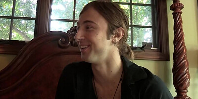 Having a quicky in the bathroom is a turn on for the kinky blonde babe