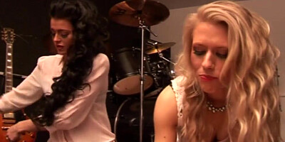 POV brunette and blonde are comparing their blowjob skills on the fat johnson