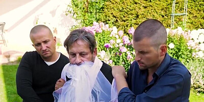 Arriving at the wedding and having sex with the bride
