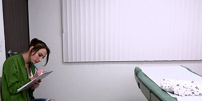 Sheena Ryder gets her vulva examined by a perverted doctor