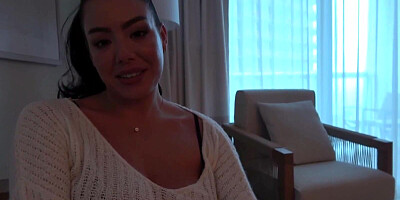 POV mommy was eager to give me a blowjob before letting me up her bald twat