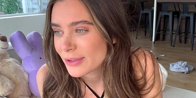 Solo masturbation by a gorgeous girl with the help of a magic wand