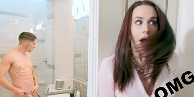 Hot MILF seduced her well-hung stepson into giving her that massive shaft