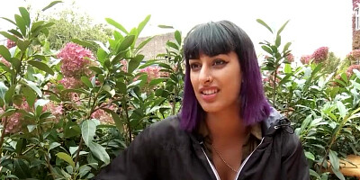 Amateur chick is fingering her own puss in this solo performance