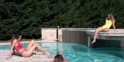 Poolside Rimming w 2 Bum-Hungry Babes!