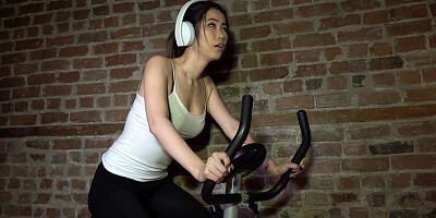 Kim's Sweaty Workout Feet