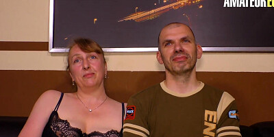 Slutty mature gets bonked on the couch by her next door neighbor