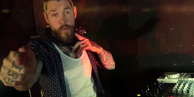 Nerdy blonde Selvaggia Babe in hardcore action with inked stud