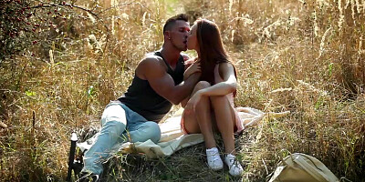 Czech babe Morgan Rodriguez fucks outdoor