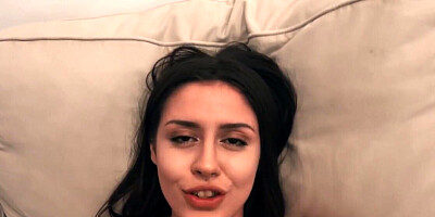 Tight teen is going to seduce him to make a sale
