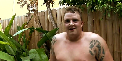 Comely beauty jumps on cock of fat buddy outdoors in his pool