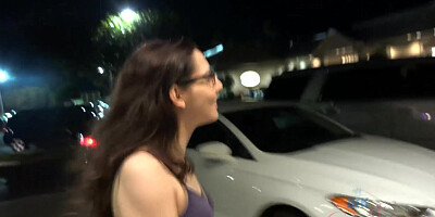 Teen sweetie impresses mature guy with footjob