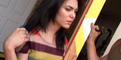 Amateur chick shows bubble butt while riding man's hard pecker